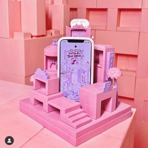 Valentina Voight Charging Dock